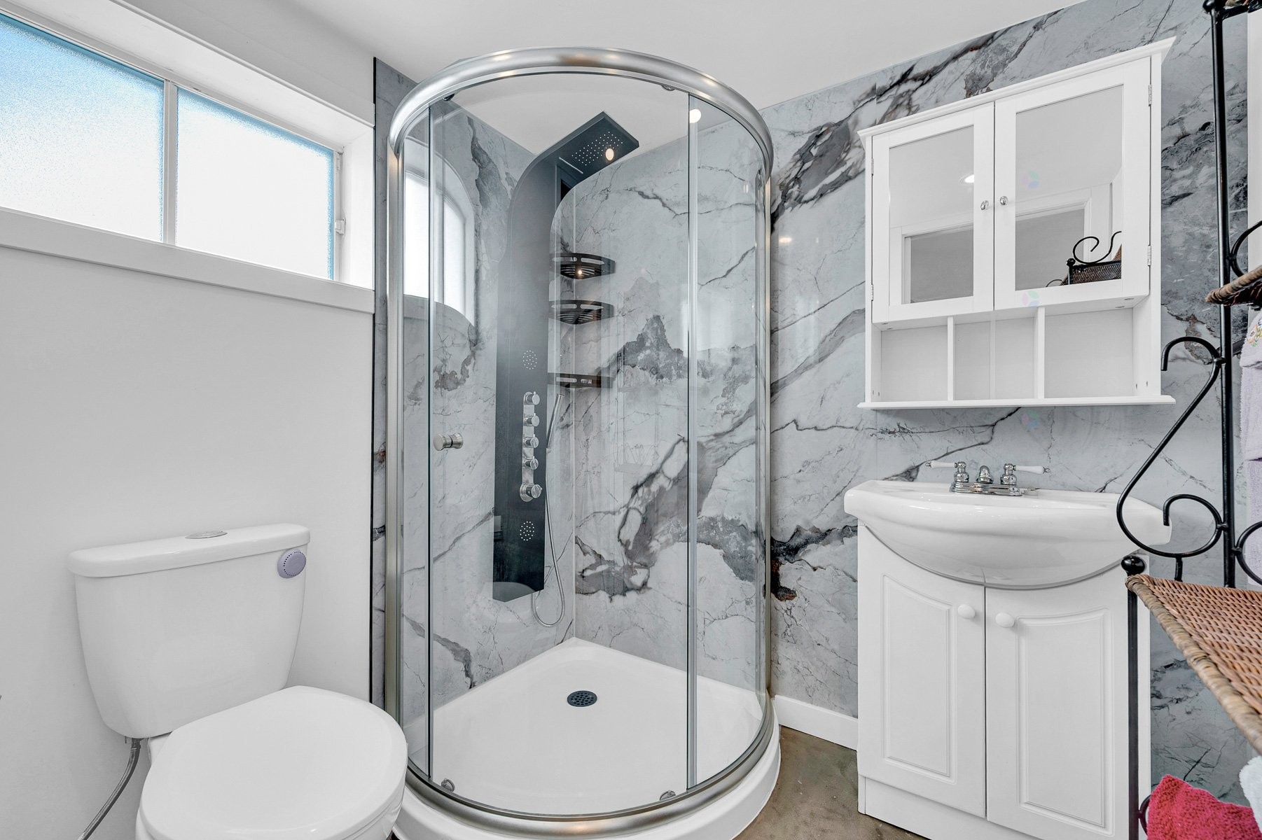 









1826


Boul. St-Antoine

,
Saint-Jérôme,




QC
J7Z7M2

