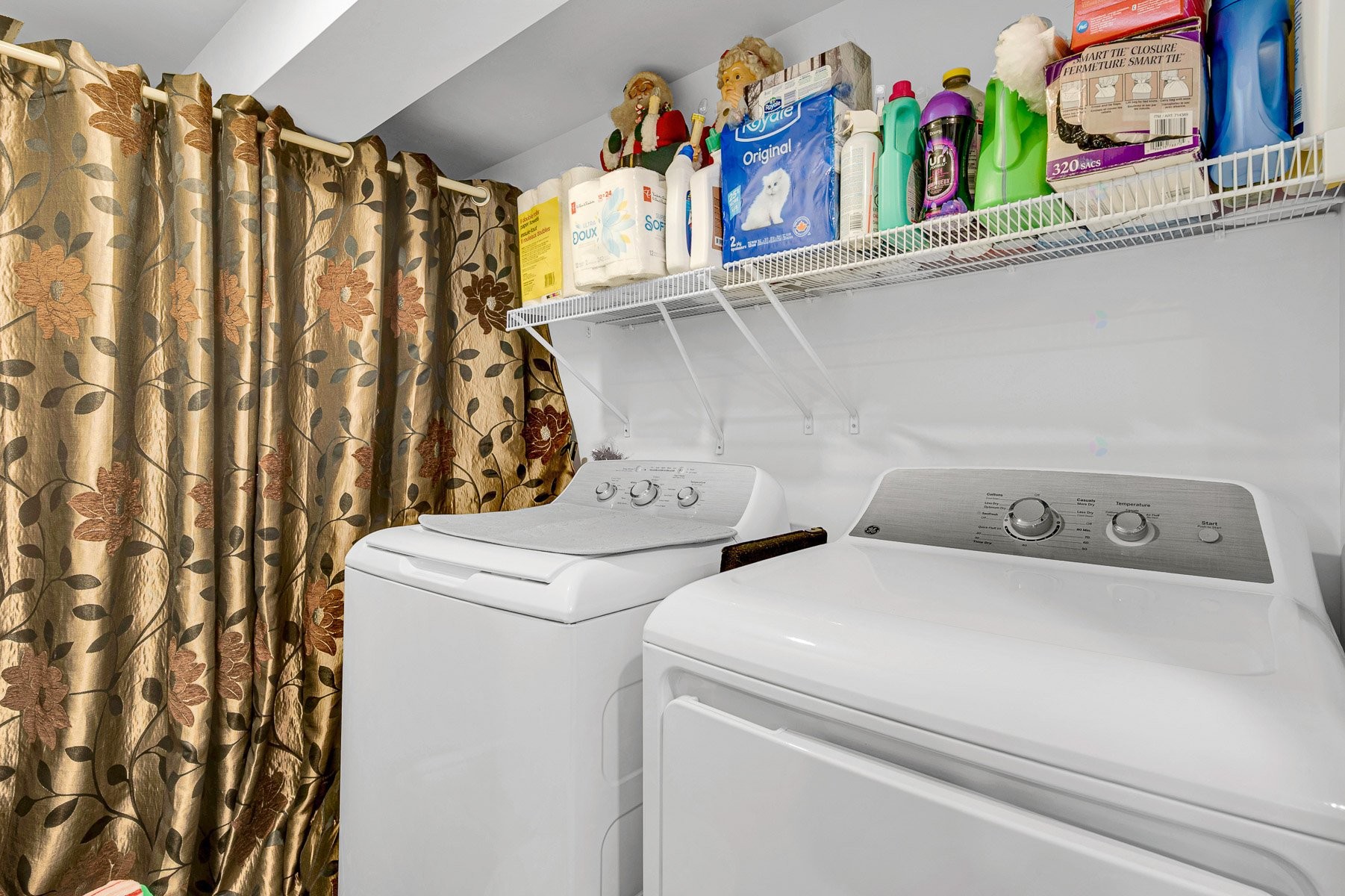 









1826


Boul. St-Antoine

,
Saint-Jérôme,




QC
J7Z7M2

