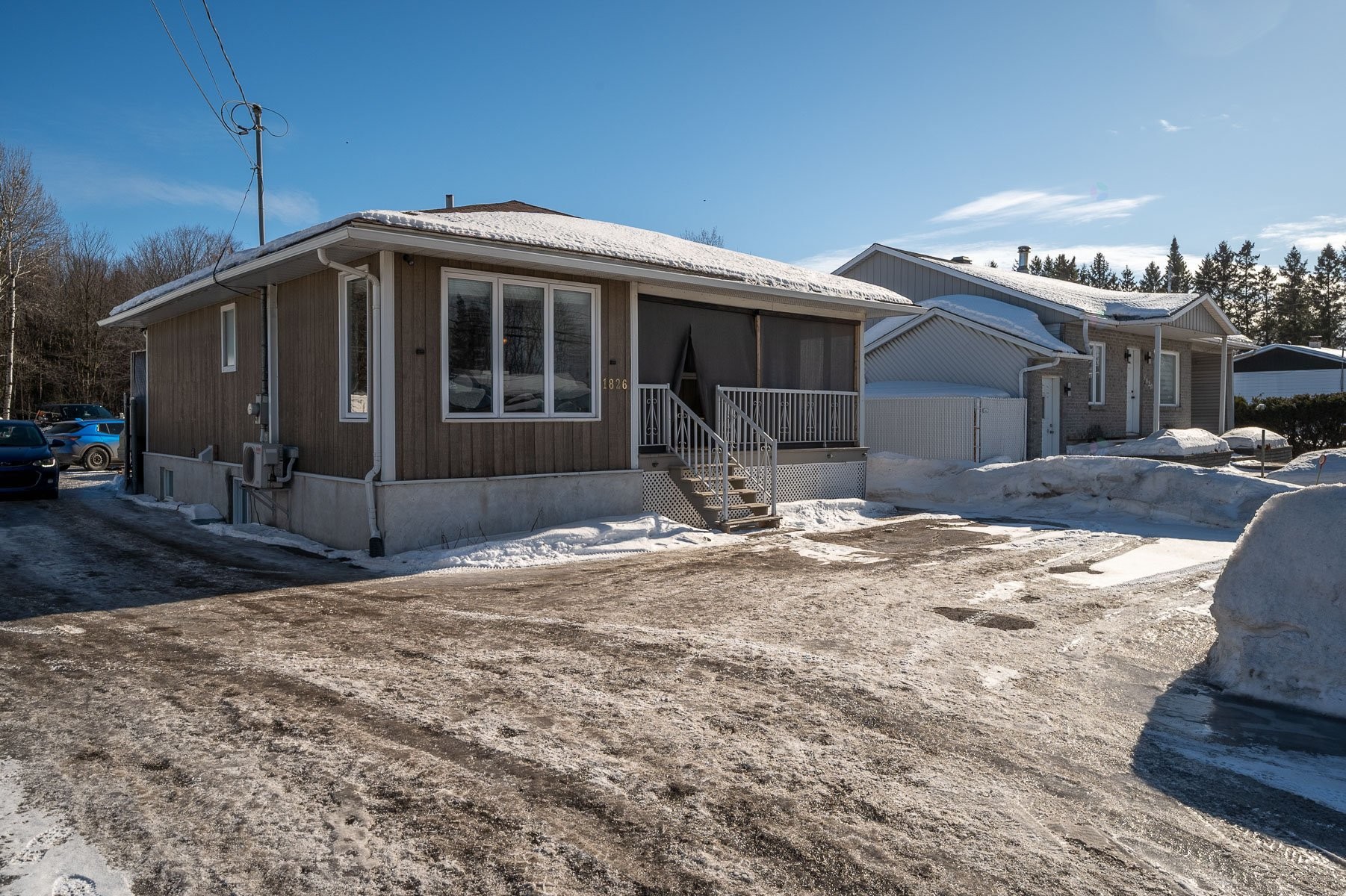 









1826


Boul. St-Antoine

,
Saint-Jérôme,




QC
J7Z7M2

