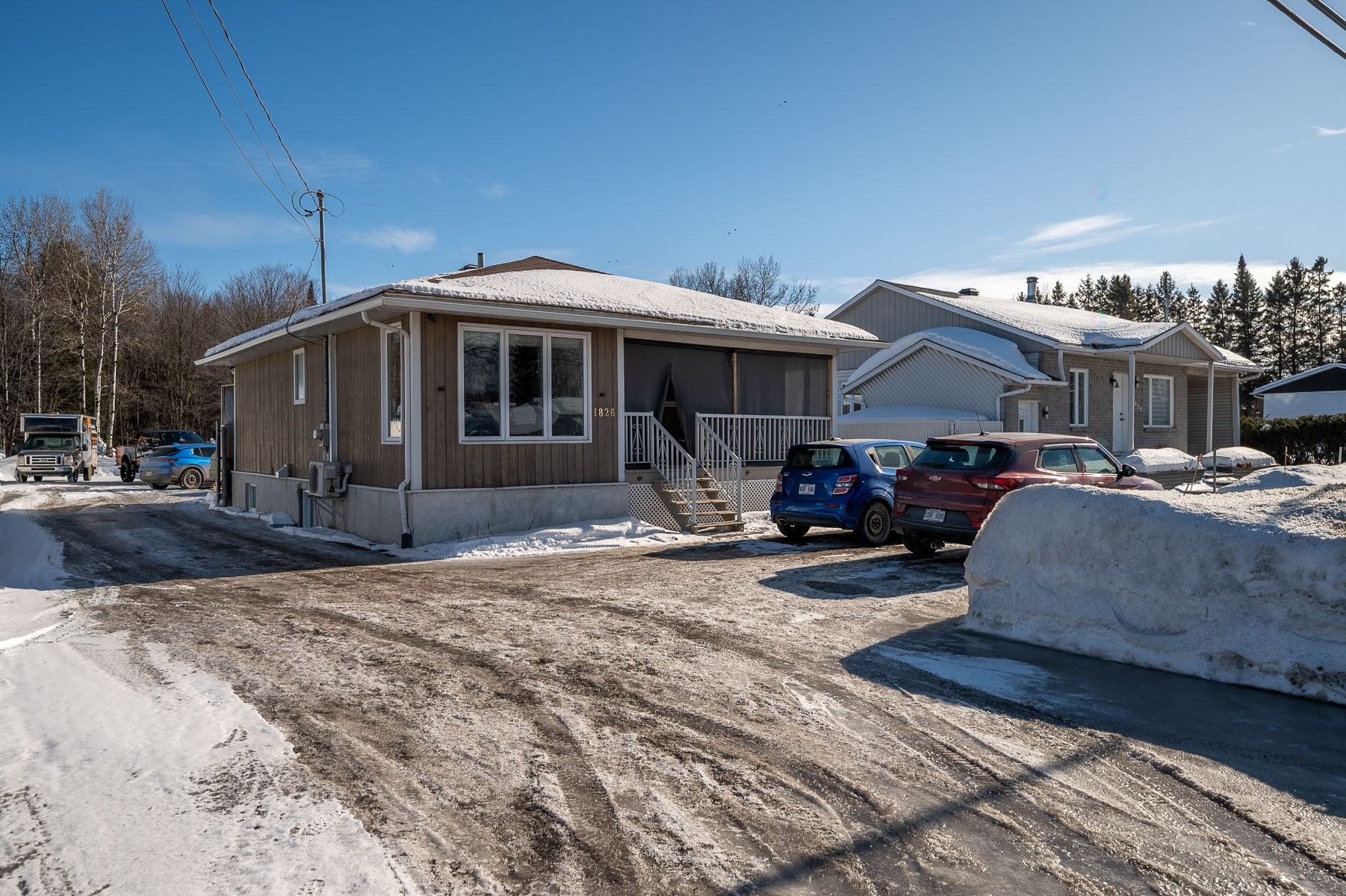 









1826


Boul. St-Antoine

,
Saint-Jérôme,




QC
J7Z7M2

