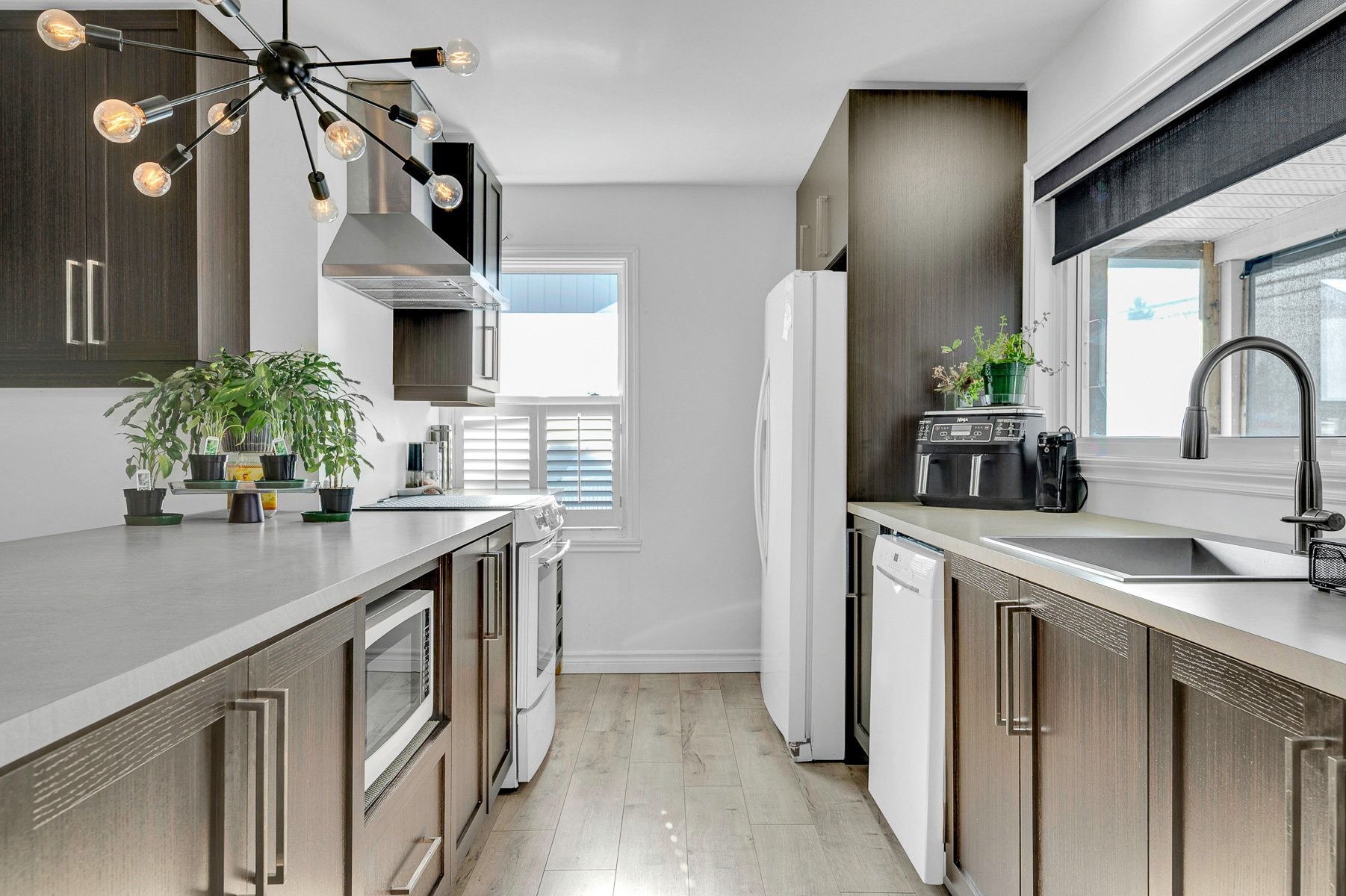 









1826


Boul. St-Antoine

,
Saint-Jérôme,




QC
J7Z7M2

