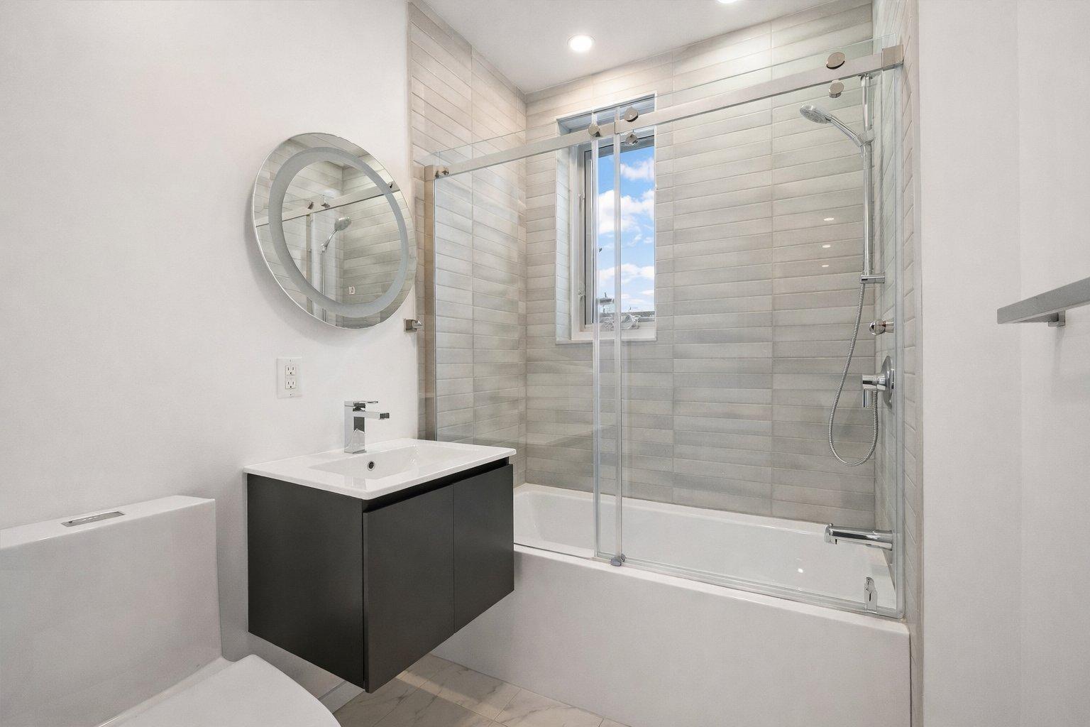 









6150


Ch. Deacon

, 10,
Montréal (Côte-des-Neiges/Notre-Dame-de-Grâce),




QC
H3S2P3

