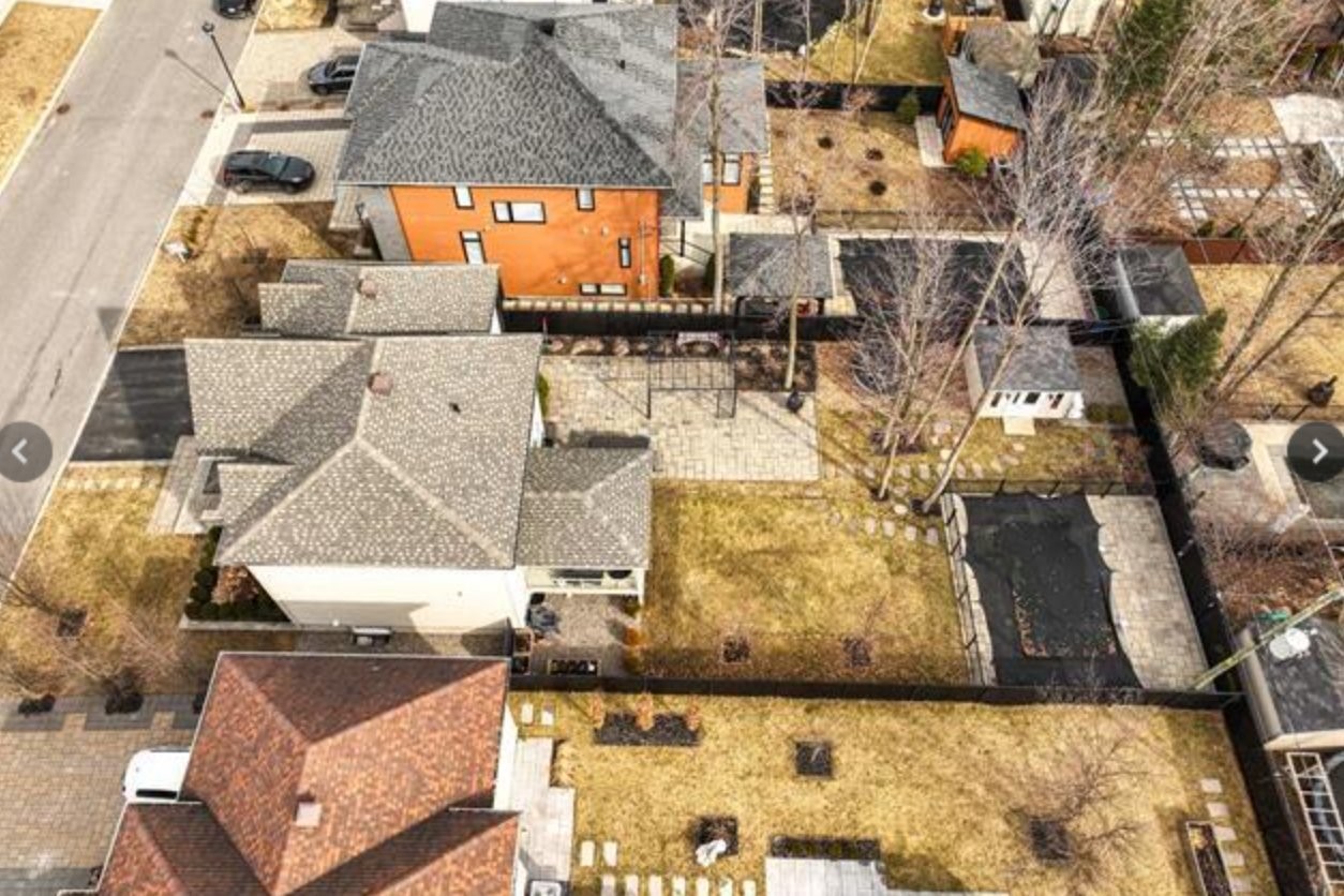 









1065


Rue Breux

,
Chambly,




QC
J3L0P1

