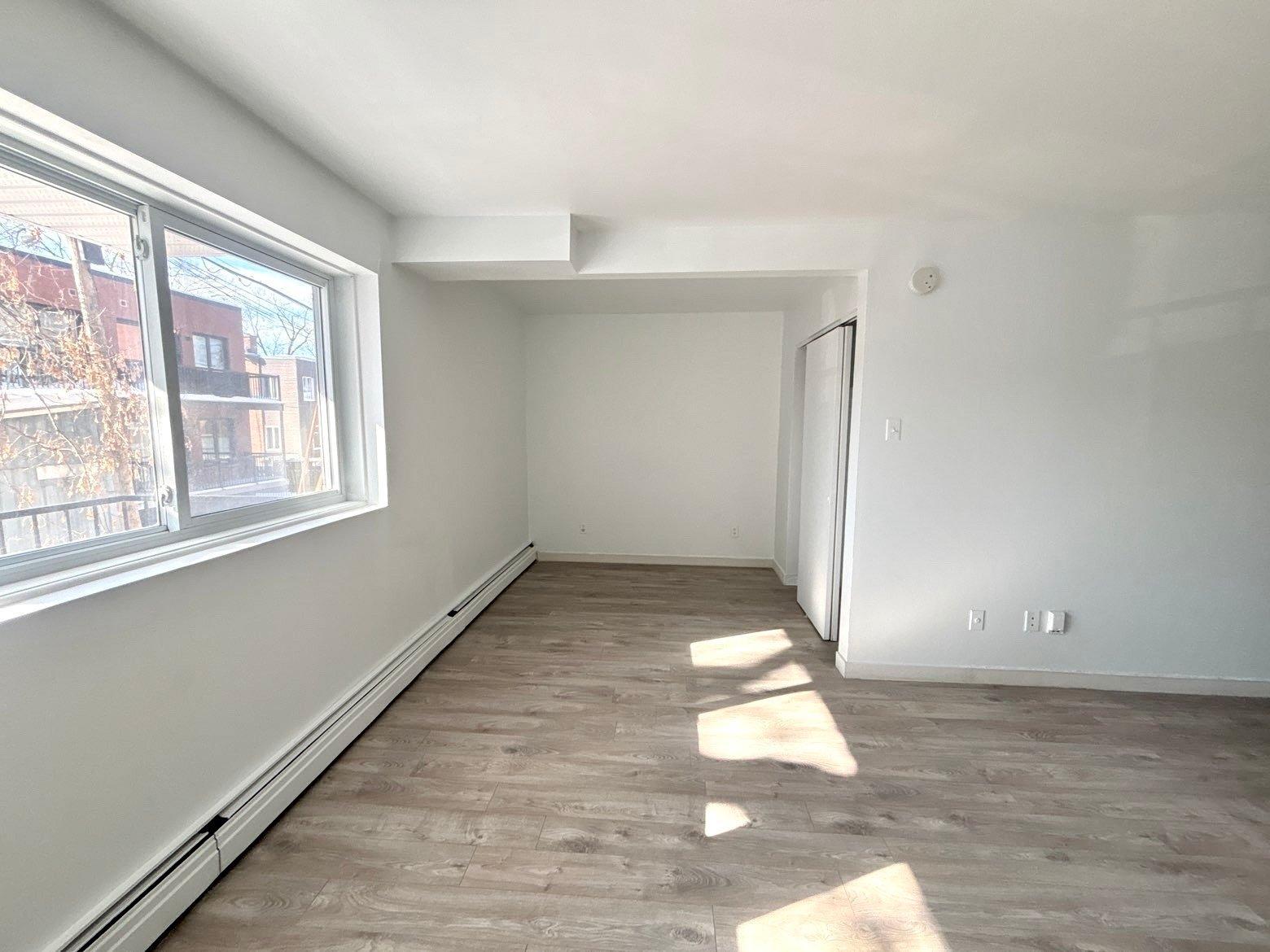 









630


Av. Ste-Croix

, 207,
Montréal (Saint-Laurent),




QC
H4L3Y2

