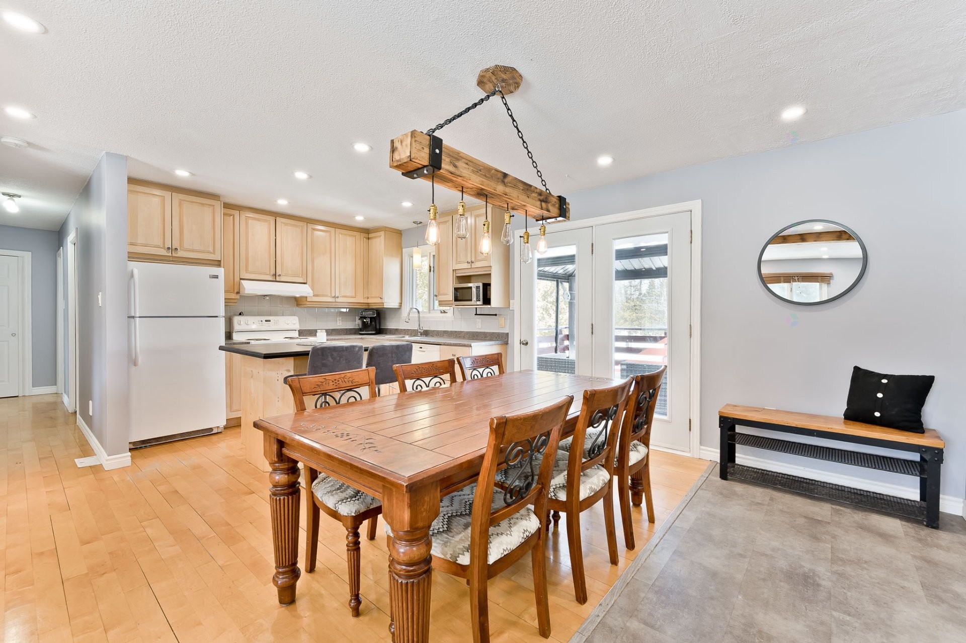 









805


Route 253

,
Cookshire-Eaton,




QC
J0B1M0

