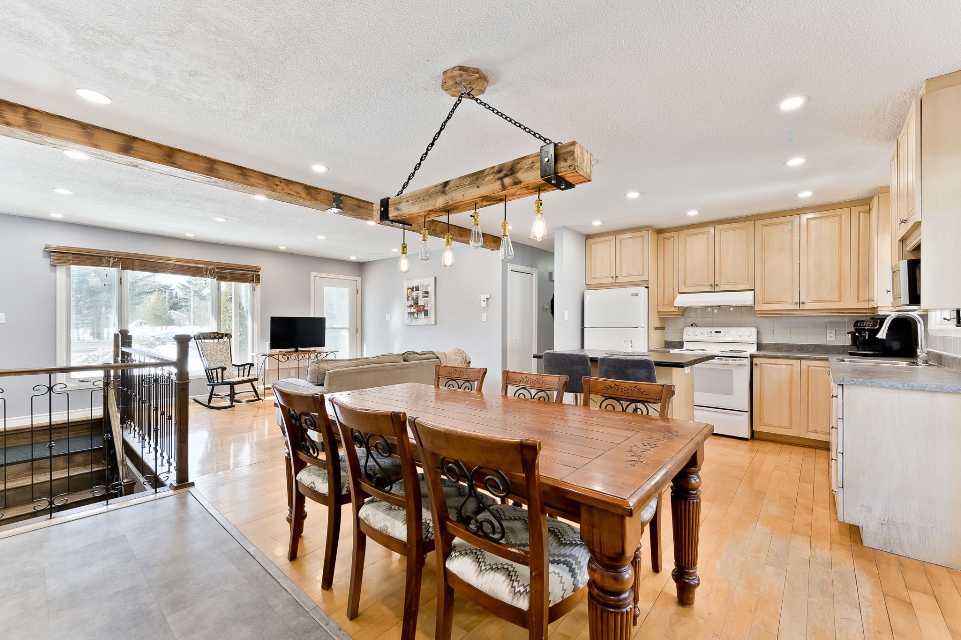 









805


Route 253

,
Cookshire-Eaton,




QC
J0B1M0

