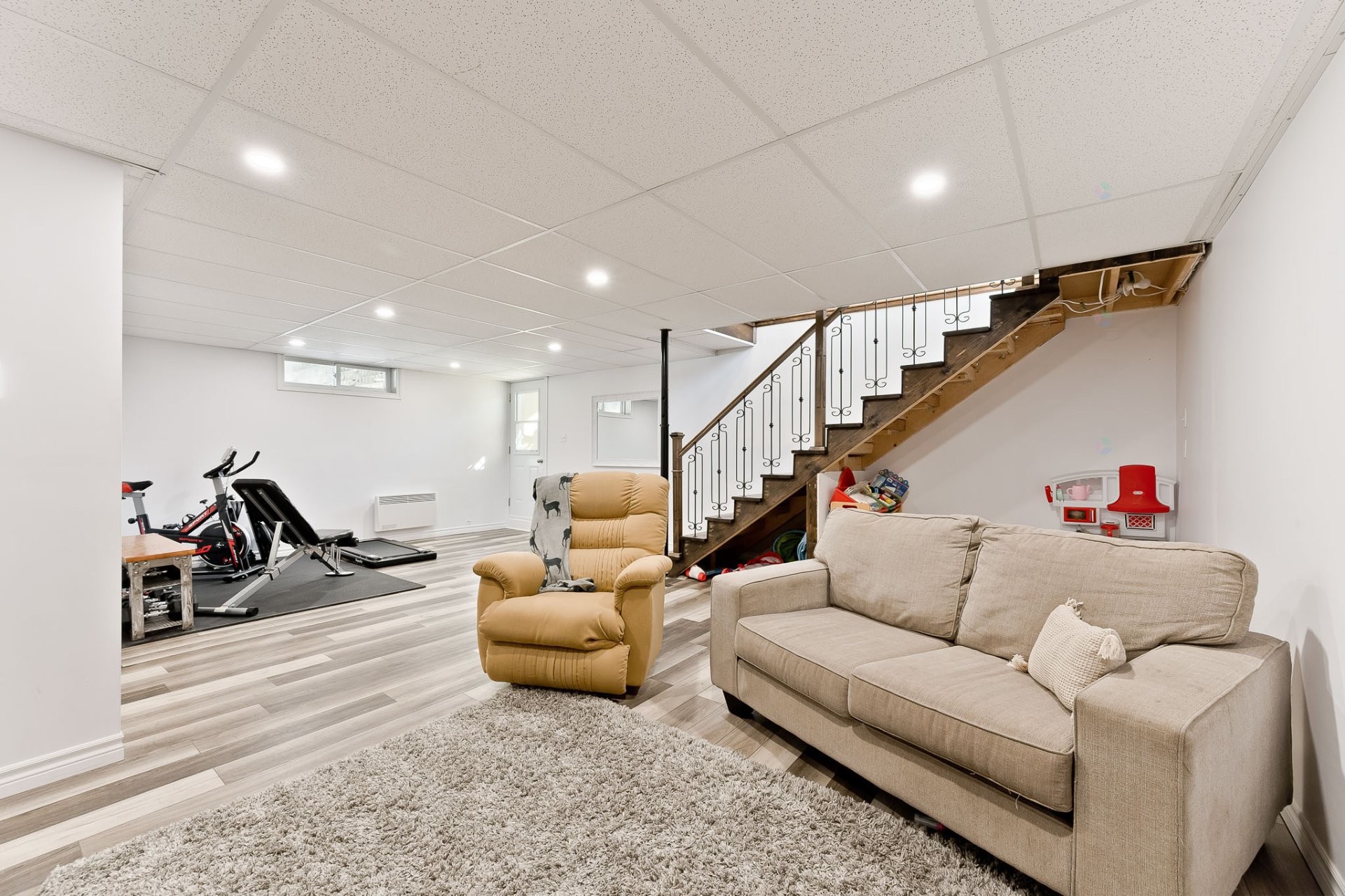 









805


Route 253

,
Cookshire-Eaton,




QC
J0B1M0

