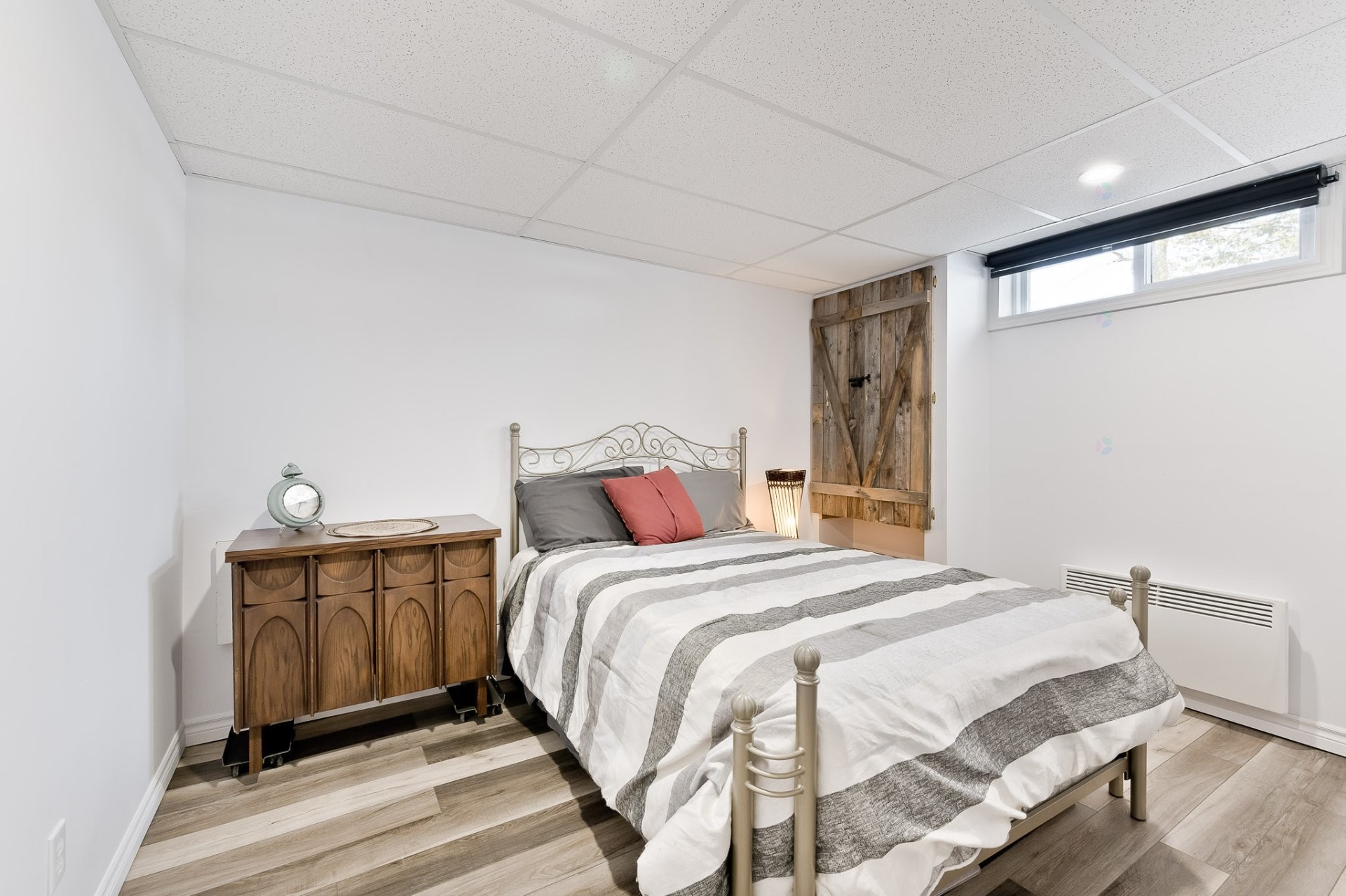 









805


Route 253

,
Cookshire-Eaton,




QC
J0B1M0

