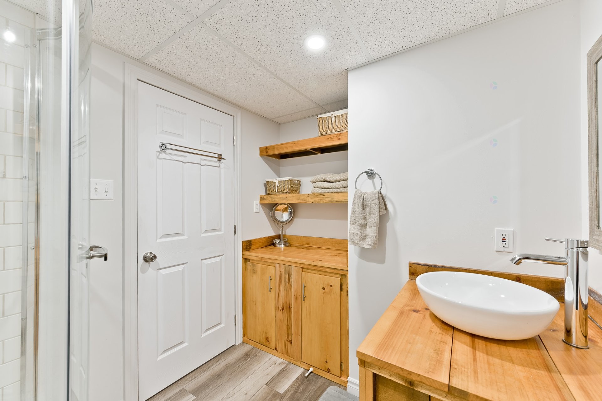 









805


Route 253

,
Cookshire-Eaton,




QC
J0B1M0

