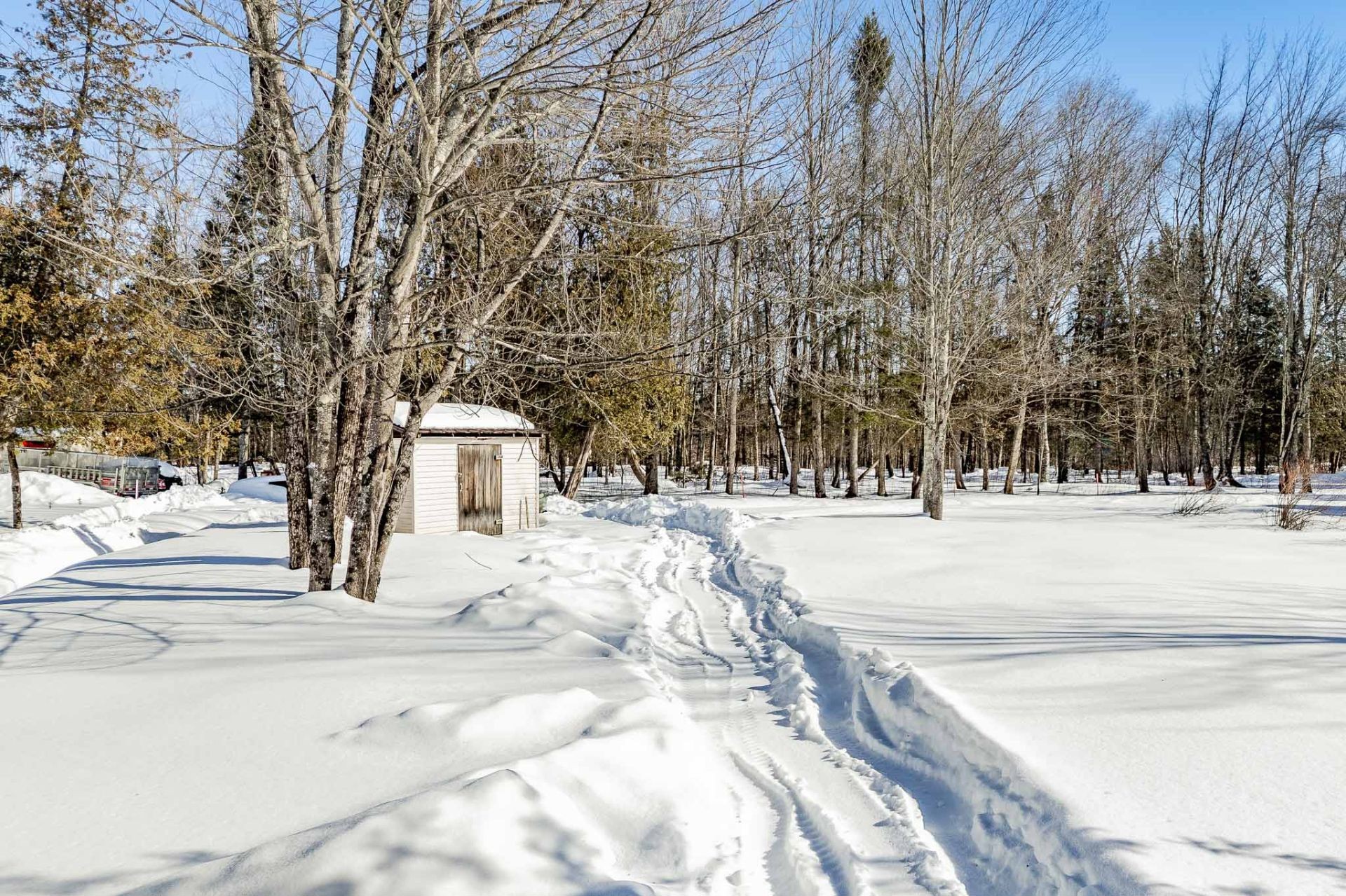 









805


Route 253

,
Cookshire-Eaton,




QC
J0B1M0

