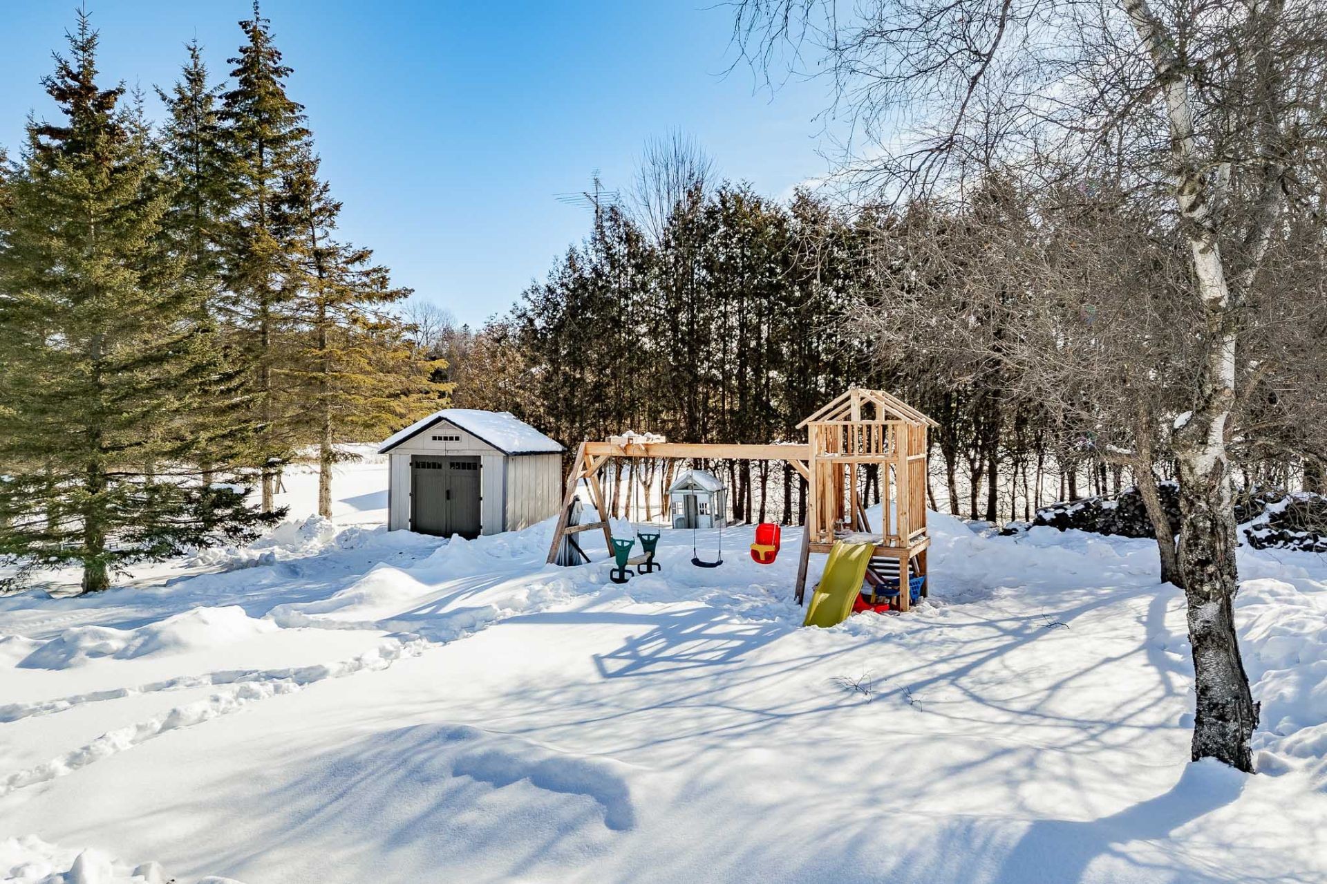 









805


Route 253

,
Cookshire-Eaton,




QC
J0B1M0

