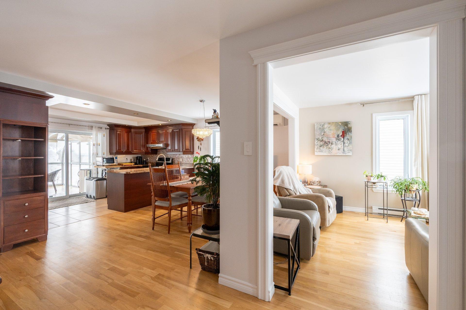 









1461


Rue Duvernay

,
Chambly,




QC
J3L5J1

