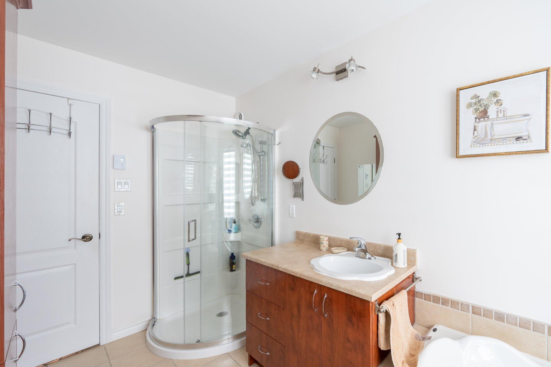 









1461


Rue Duvernay

,
Chambly,




QC
J3L5J1

