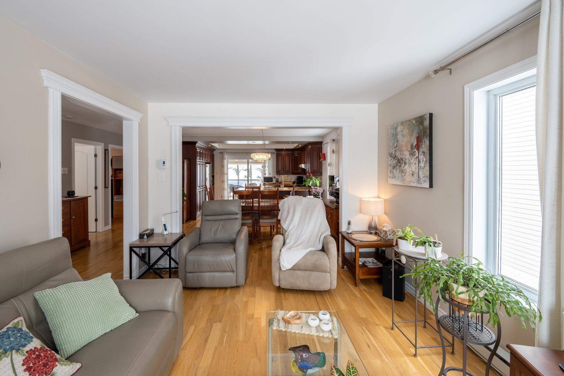 









1461


Rue Duvernay

,
Chambly,




QC
J3L5J1

