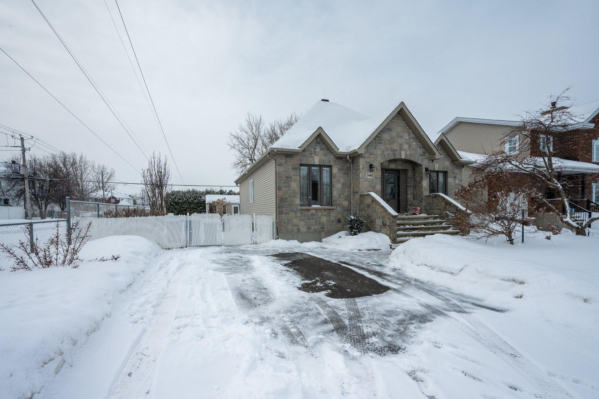 









1461


Rue Duvernay

,
Chambly,




QC
J3L5J1

