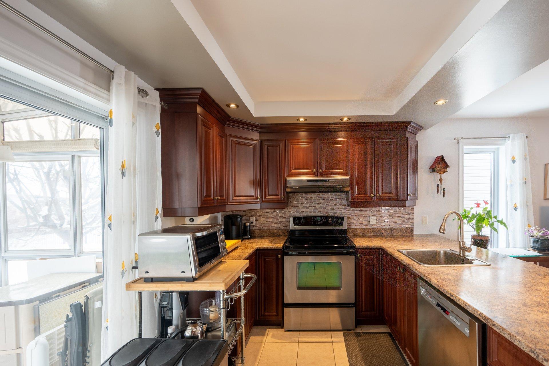 









1461


Rue Duvernay

,
Chambly,




QC
J3L5J1

