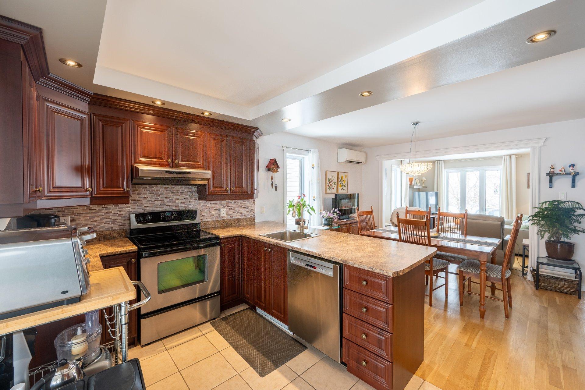 









1461


Rue Duvernay

,
Chambly,




QC
J3L5J1

