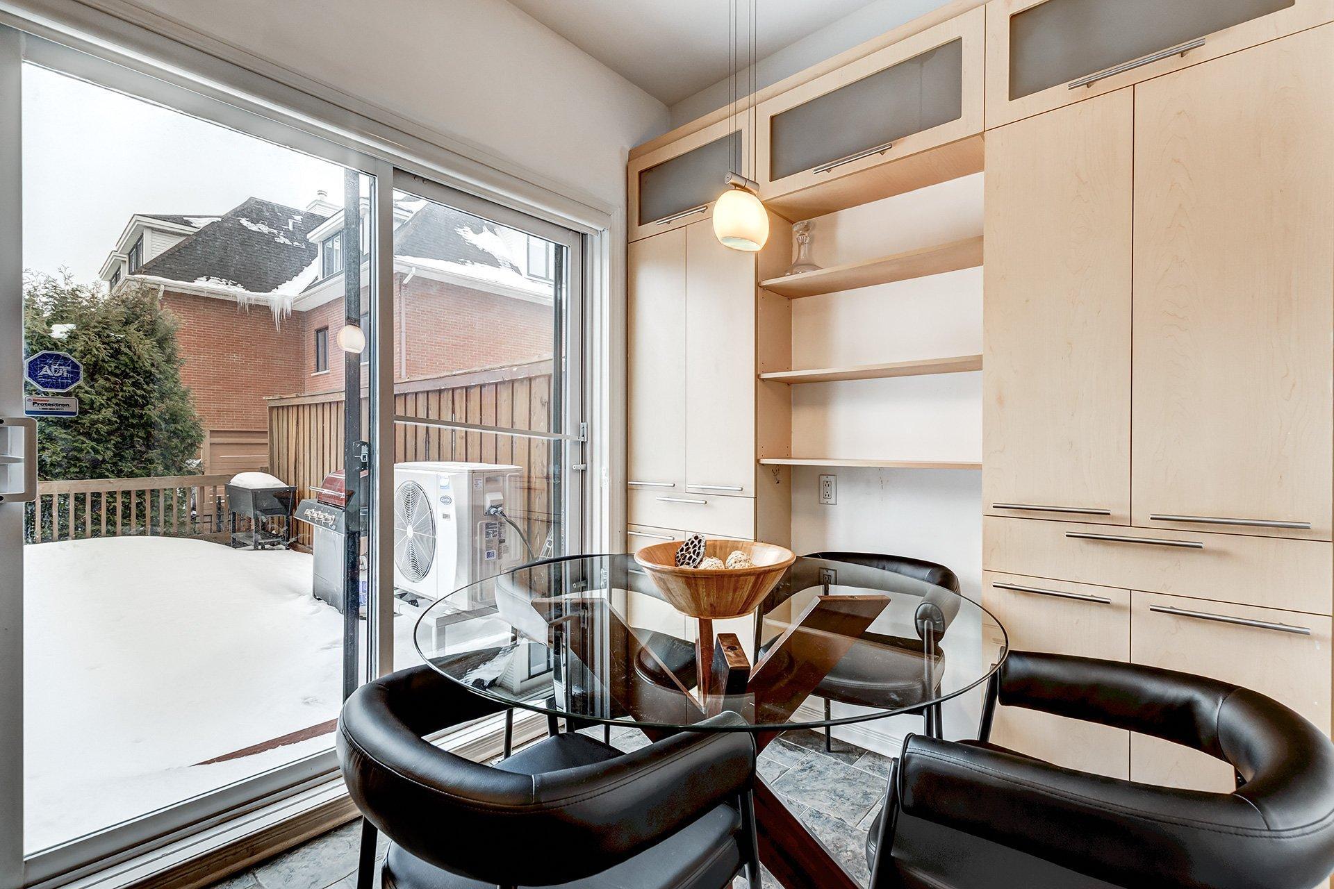 









2686Z


Av. Ernest-Hemingway

,
Montréal (Saint-Laurent),




QC
H4R3E7

