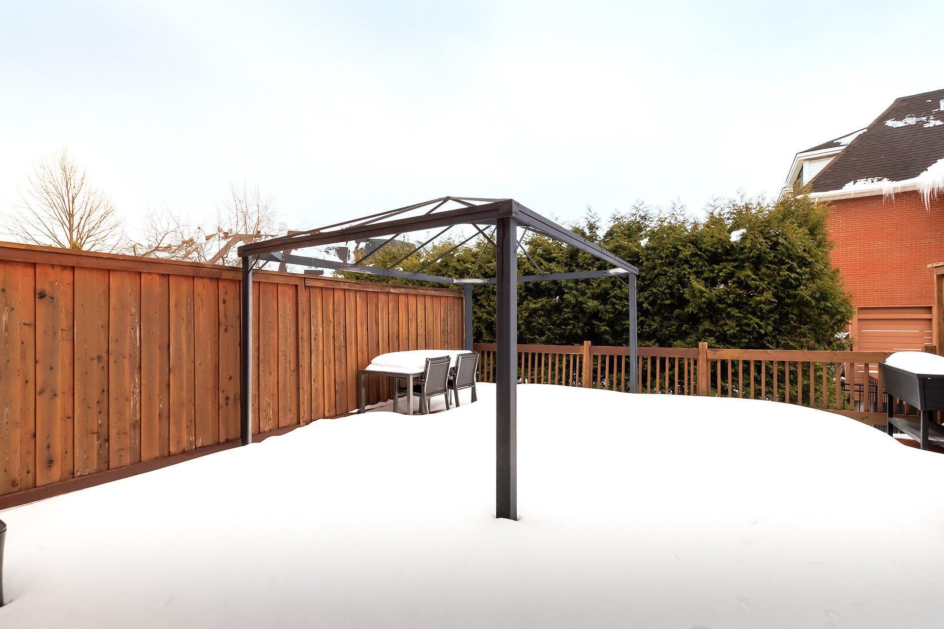 









2686Z


Av. Ernest-Hemingway

,
Montréal (Saint-Laurent),




QC
H4R3E7

