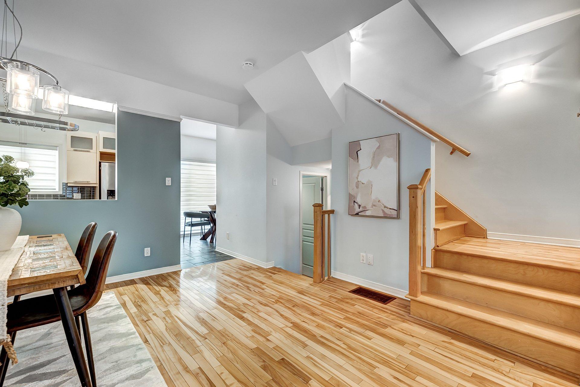 









2686Z


Av. Ernest-Hemingway

,
Montréal (Saint-Laurent),




QC
H4R3E7

