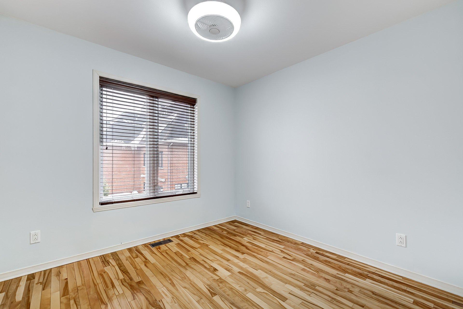 









2686Z


Av. Ernest-Hemingway

,
Montréal (Saint-Laurent),




QC
H4R3E7

