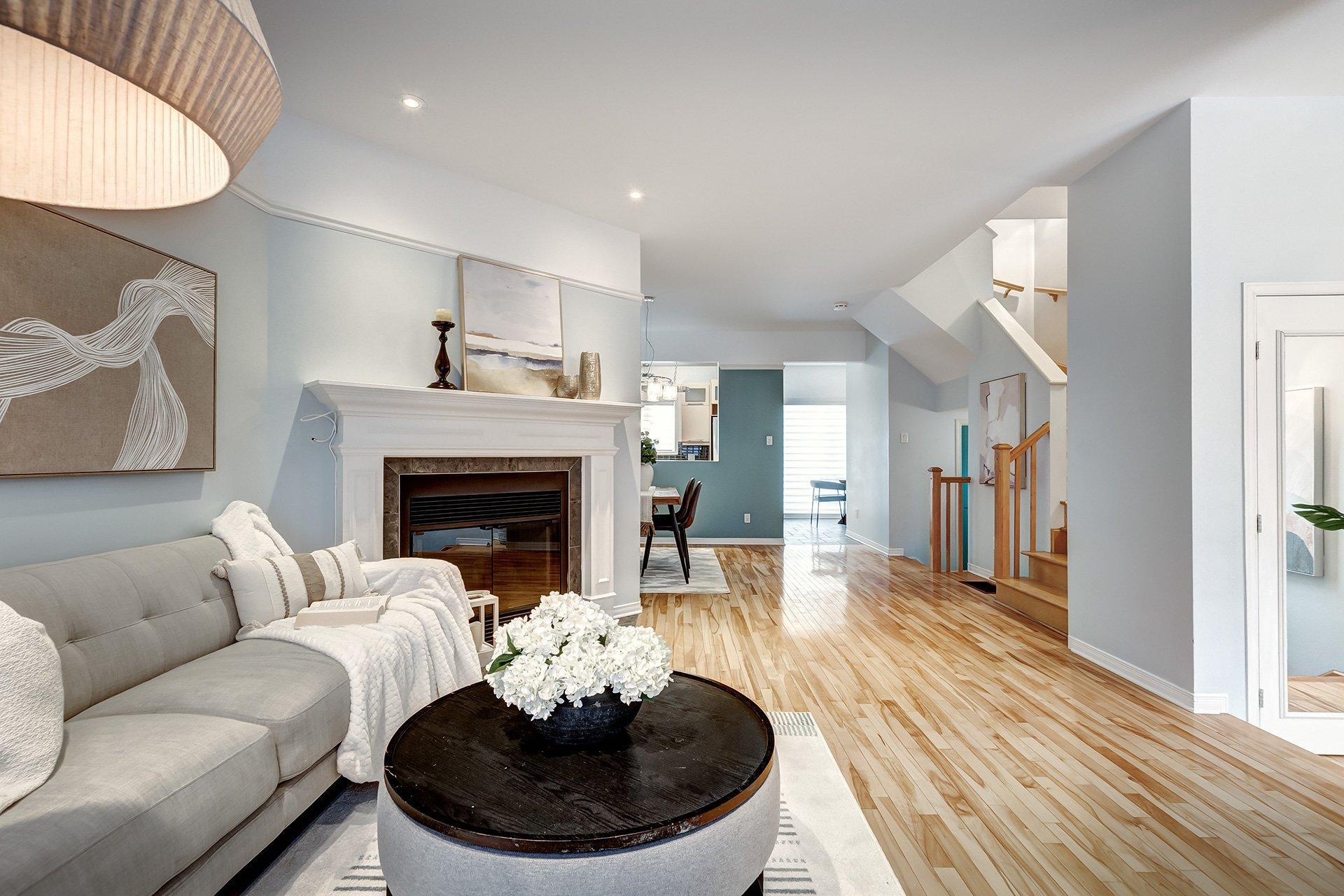 









2686Z


Av. Ernest-Hemingway

,
Montréal (Saint-Laurent),




QC
H4R3E7

