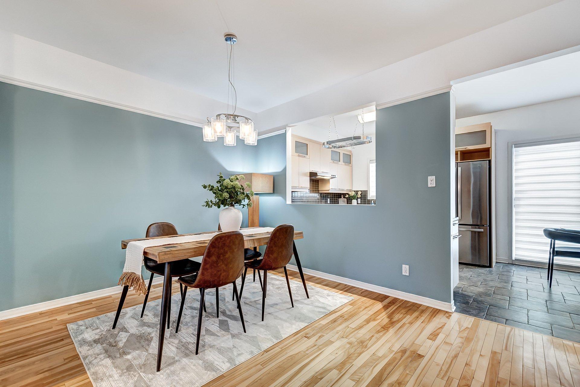 









2686Z


Av. Ernest-Hemingway

,
Montréal (Saint-Laurent),




QC
H4R3E7

