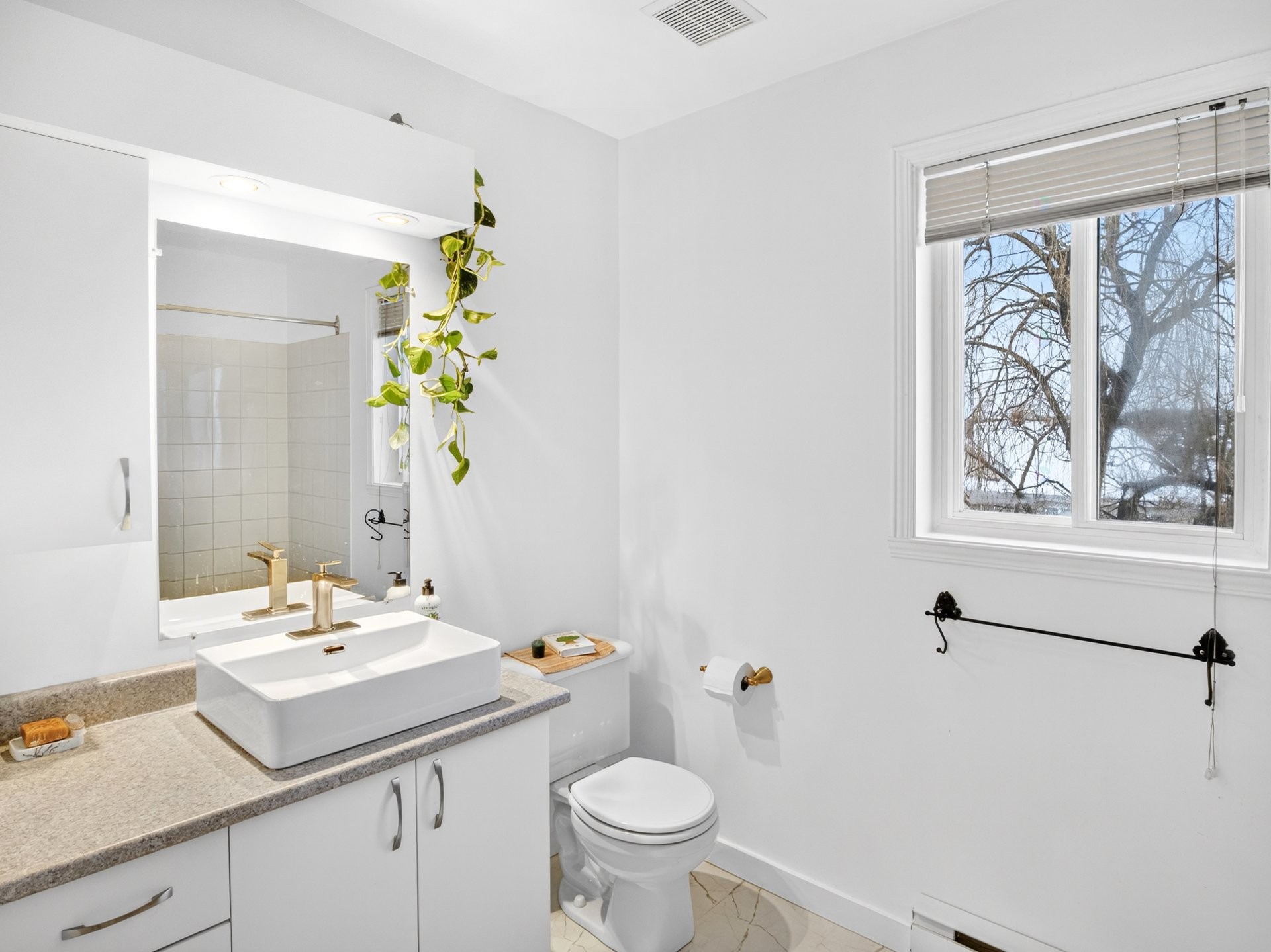 









1490


Rue Marini

,
Sherbrooke (Brompton/Rock Forest/Saint-Élie/Deauville),




QC
J1N4C4

