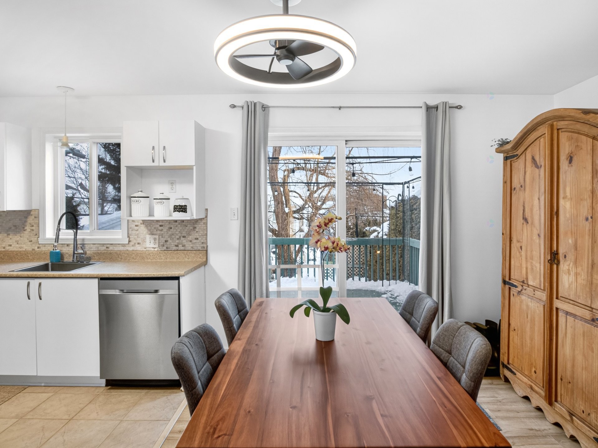 









1490


Rue Marini

,
Sherbrooke (Brompton/Rock Forest/Saint-Élie/Deauville),




QC
J1N4C4

