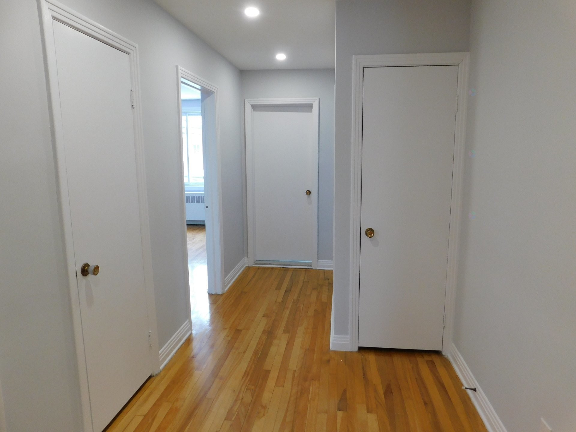 









8447


Av. De L'Épée

,
Montréal (Villeray/Saint-Michel/Parc-Extension),




QC
H3N2G3

