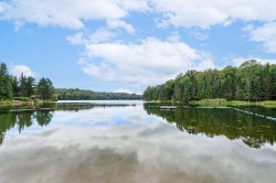 Accès au plan d'eau