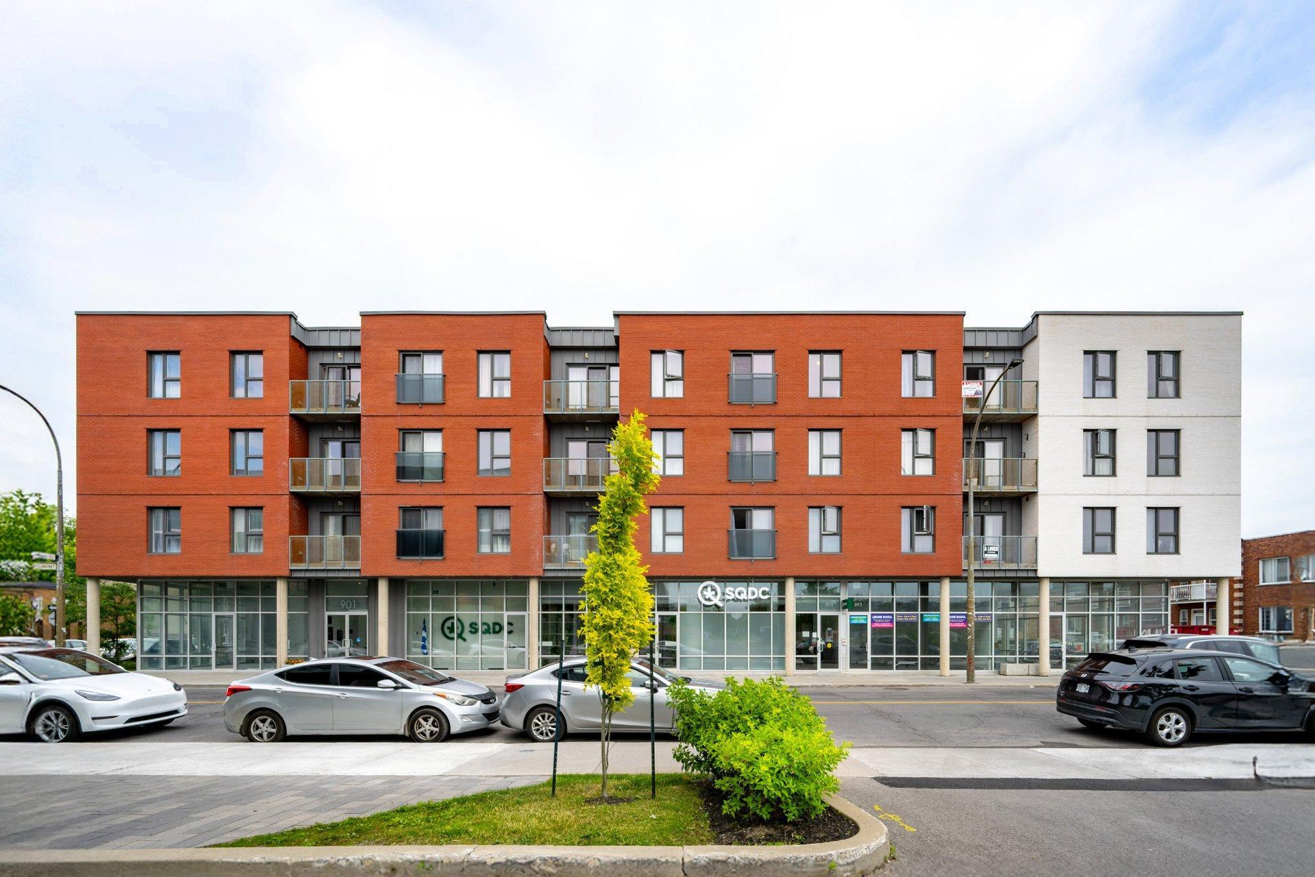 









901


Av. Beaumont

, 210,
Montréal (Villeray/Saint-Michel/Parc-Extension),




QC
H3N1W2

