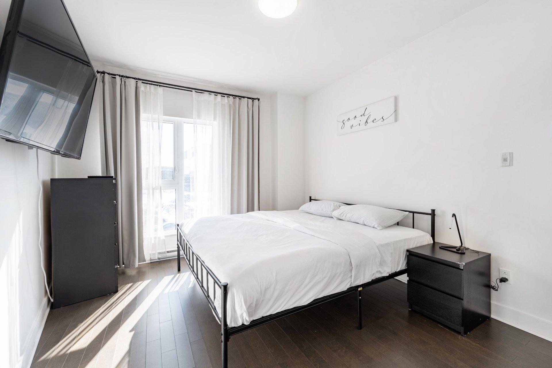 









901


Av. Beaumont

, 210,
Montréal (Villeray/Saint-Michel/Parc-Extension),




QC
H3N1W2

