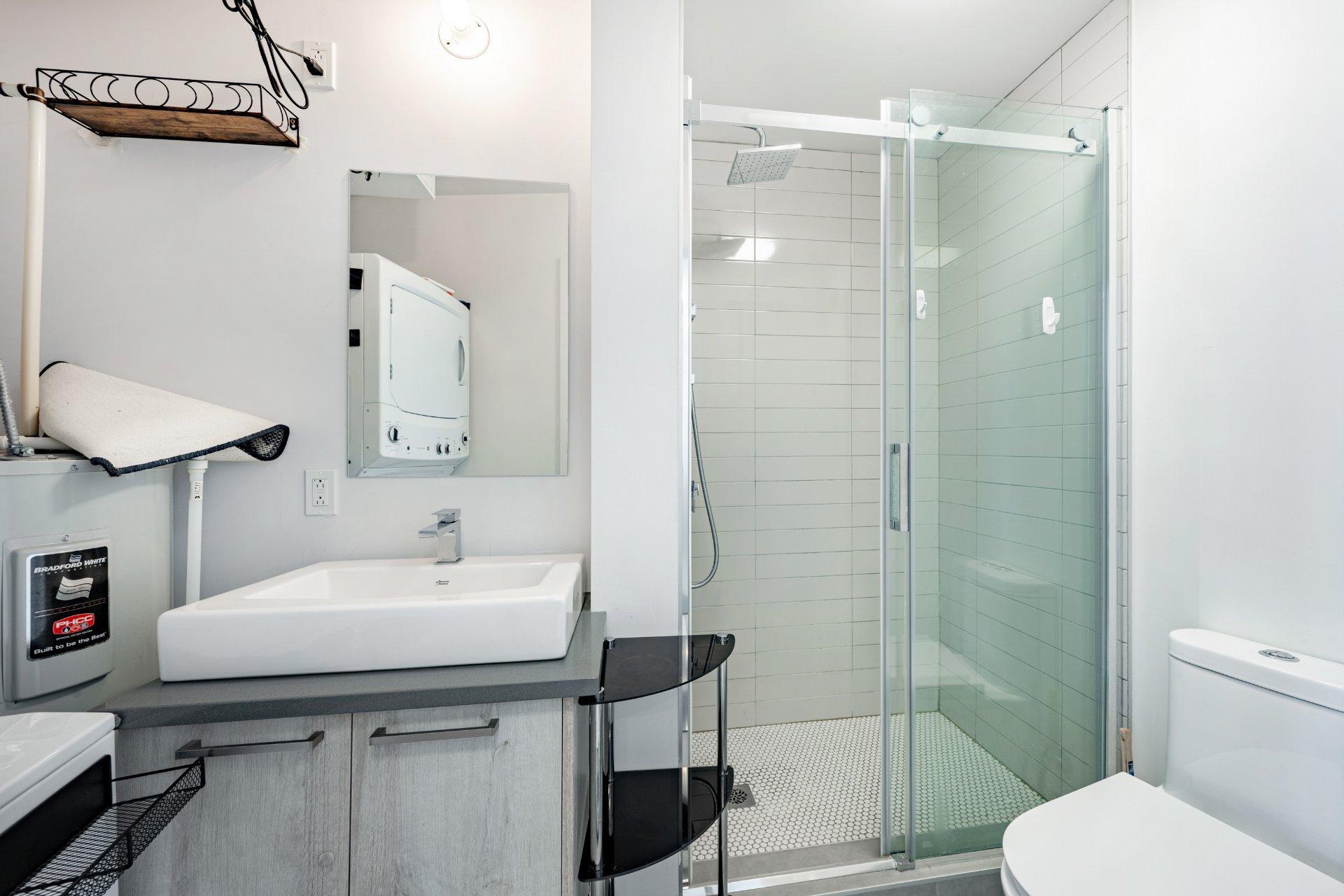 









901


Av. Beaumont

, 210,
Montréal (Villeray/Saint-Michel/Parc-Extension),




QC
H3N1W2

