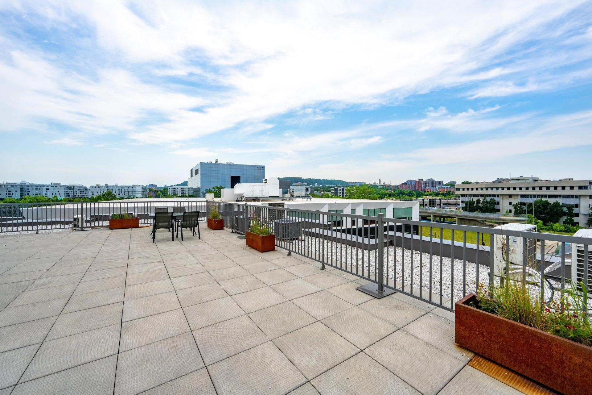 









901


Av. Beaumont

, 210,
Montréal (Villeray/Saint-Michel/Parc-Extension),




QC
H3N1W2

