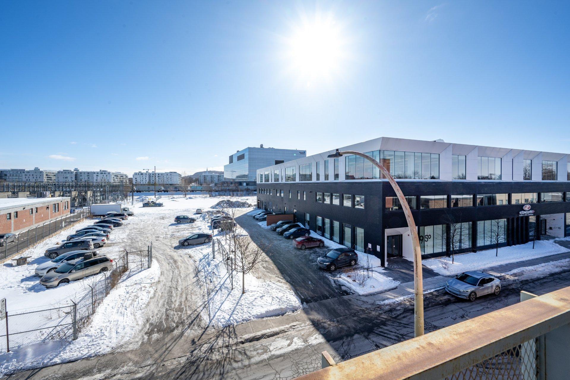 









901


Av. Beaumont

, 210,
Montréal (Villeray/Saint-Michel/Parc-Extension),




QC
H3N1W2

