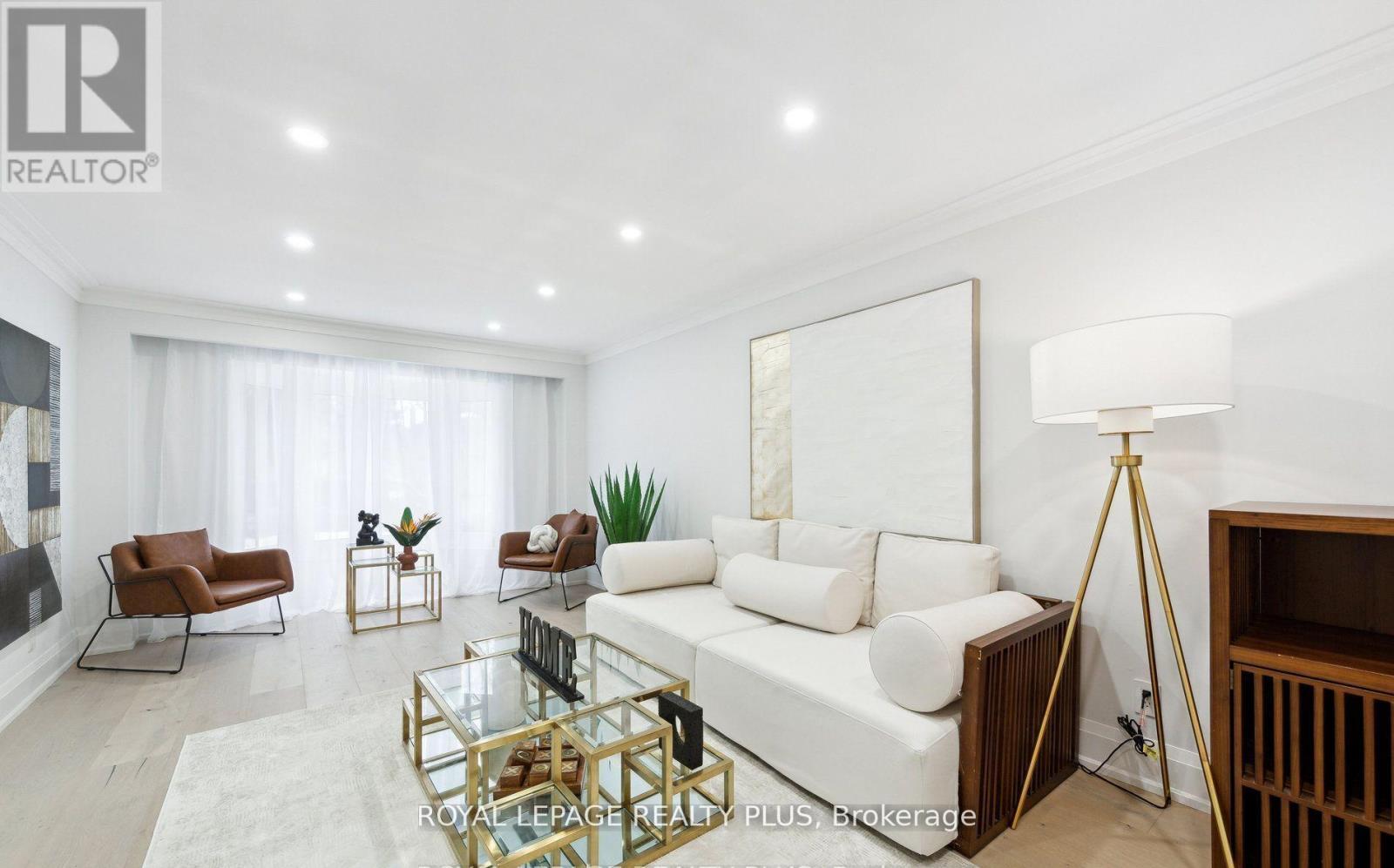 












4344 DALLAS COURT

,
Mississauga,




Ontario
L4W4G7

