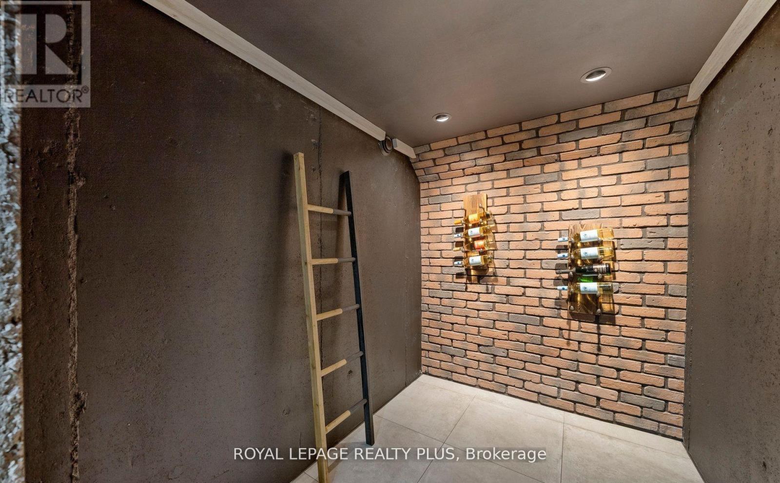 












4344 DALLAS COURT

,
Mississauga,




Ontario
L4W4G7

