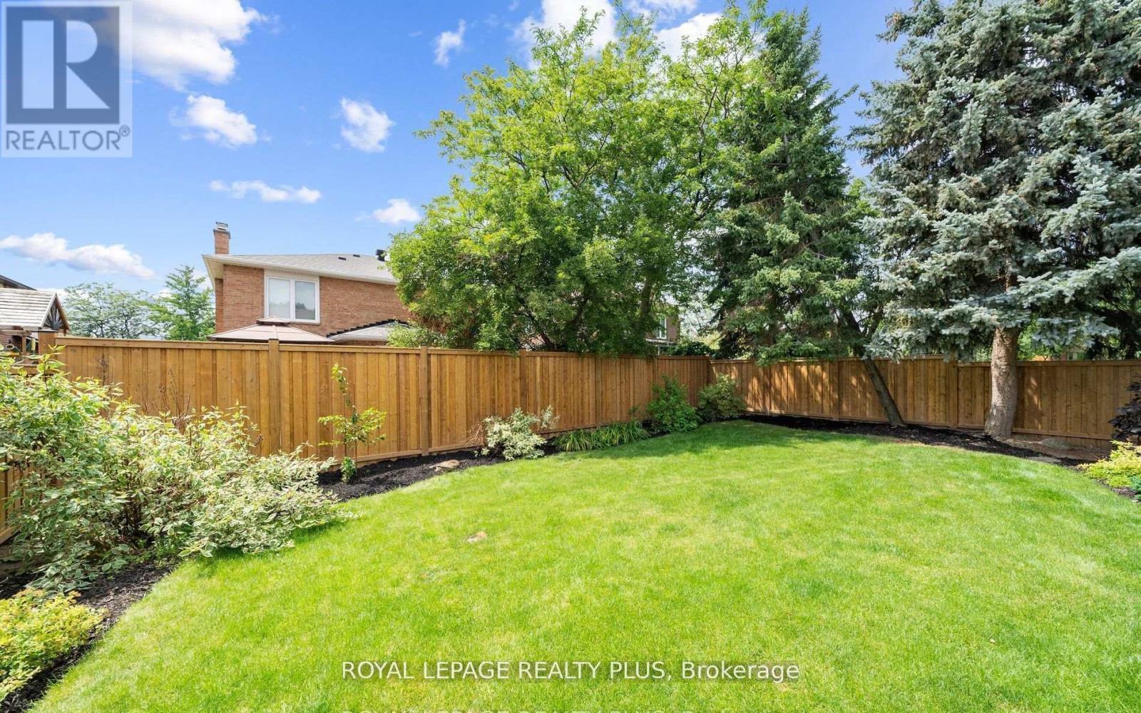 












4344 DALLAS COURT

,
Mississauga,




Ontario
L4W4G7

