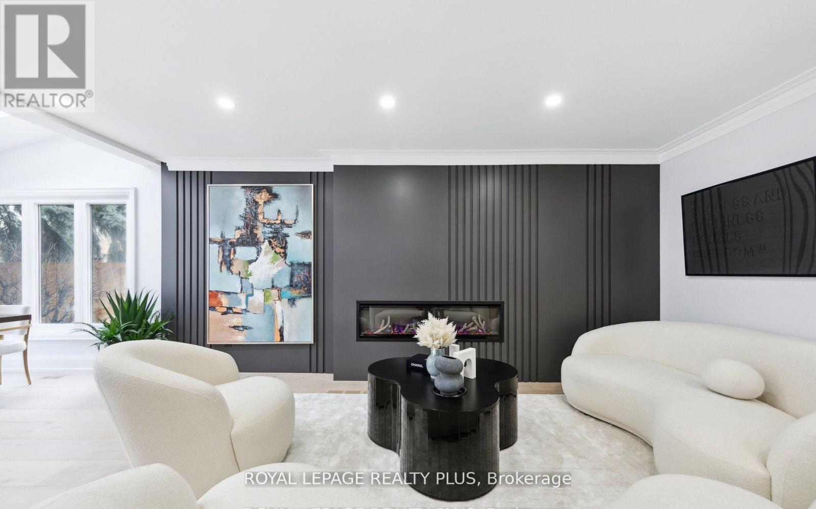 












4344 DALLAS COURT

,
Mississauga,




Ontario
L4W4G7

