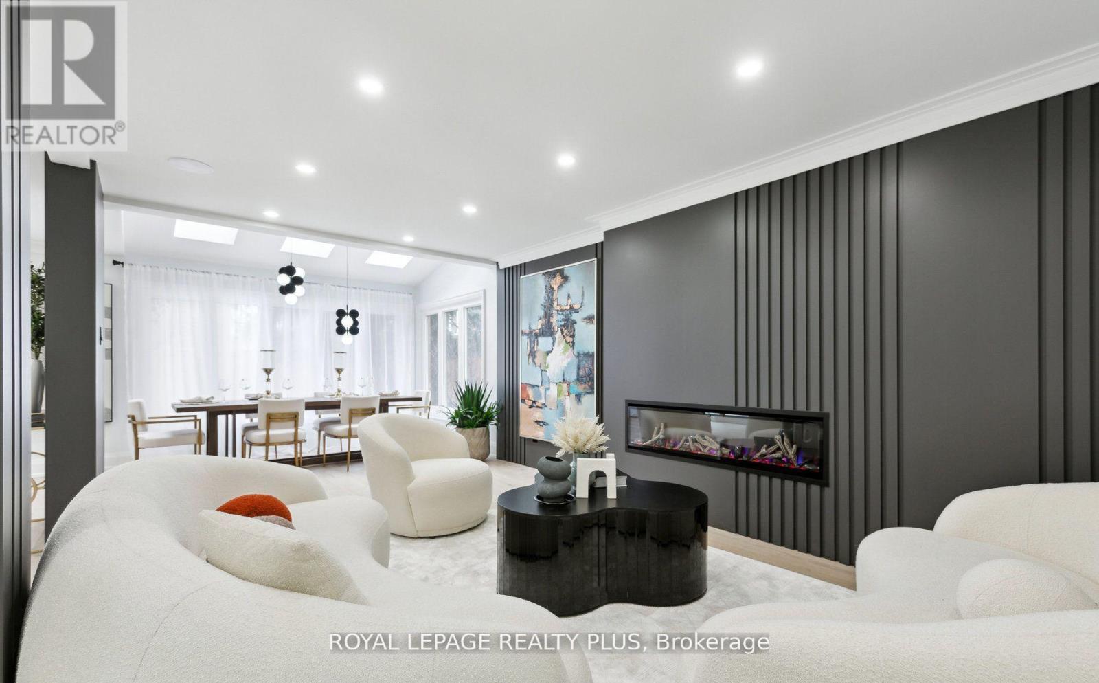 












4344 DALLAS COURT

,
Mississauga,




Ontario
L4W4G7

