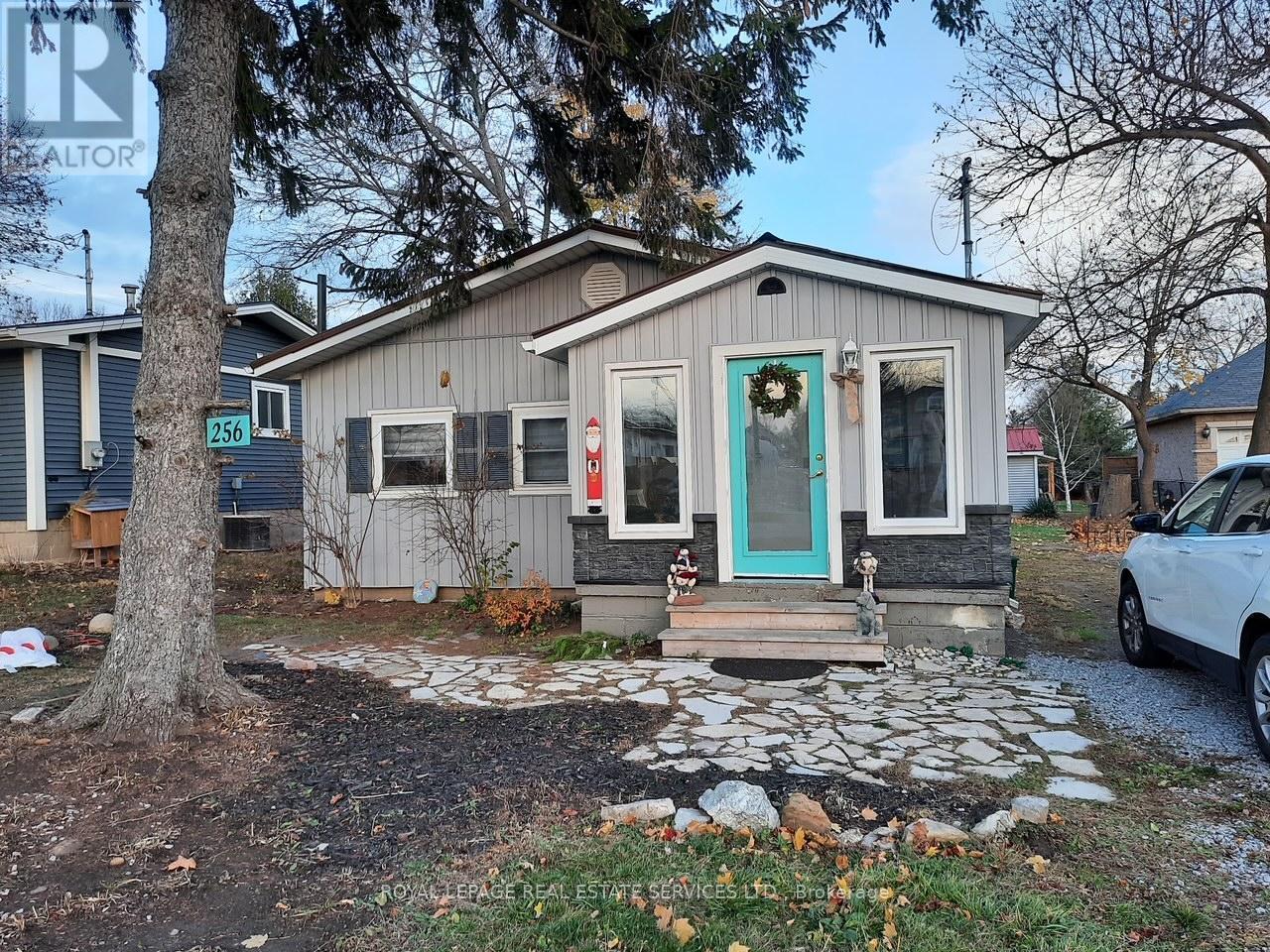 












256 RIDGE ROAD S

,
Fort Erie,




Ontario
L0S1B0

