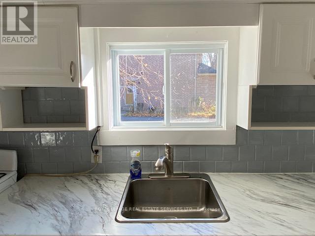 












256 RIDGE ROAD S

,
Fort Erie,




Ontario
L0S1B0

