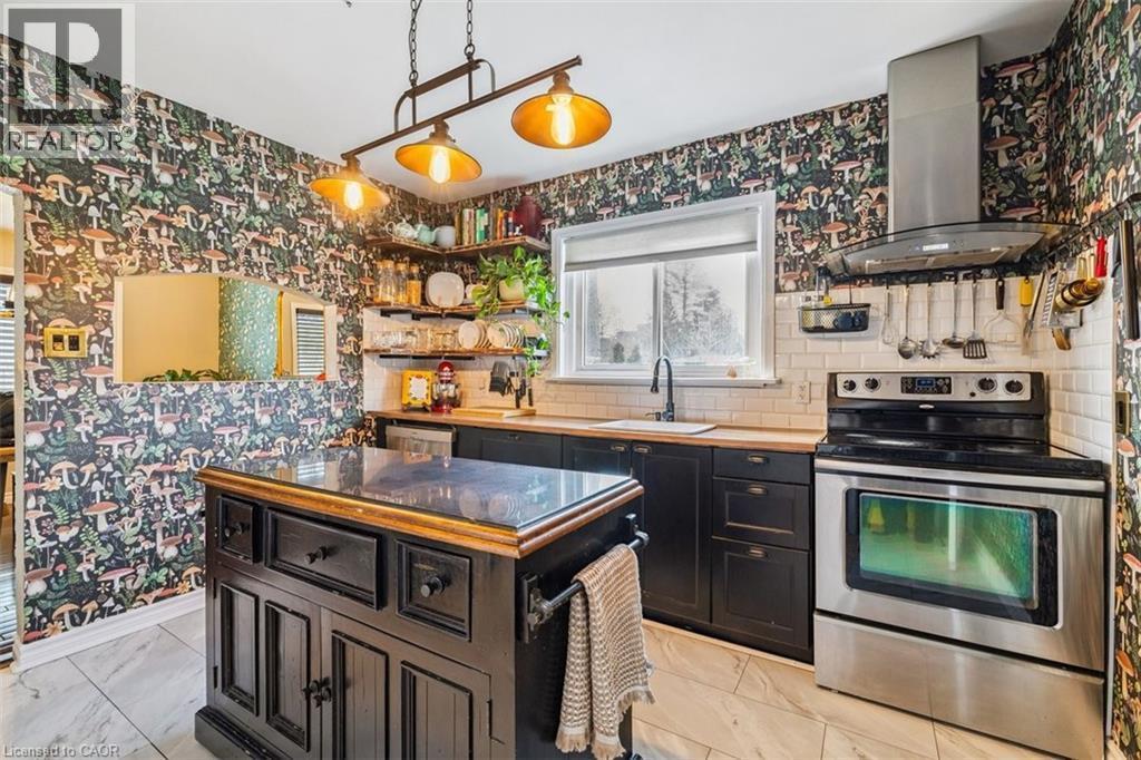 












41 BALDWIN Street

,
Dundas,




Ontario
L9H1A7

