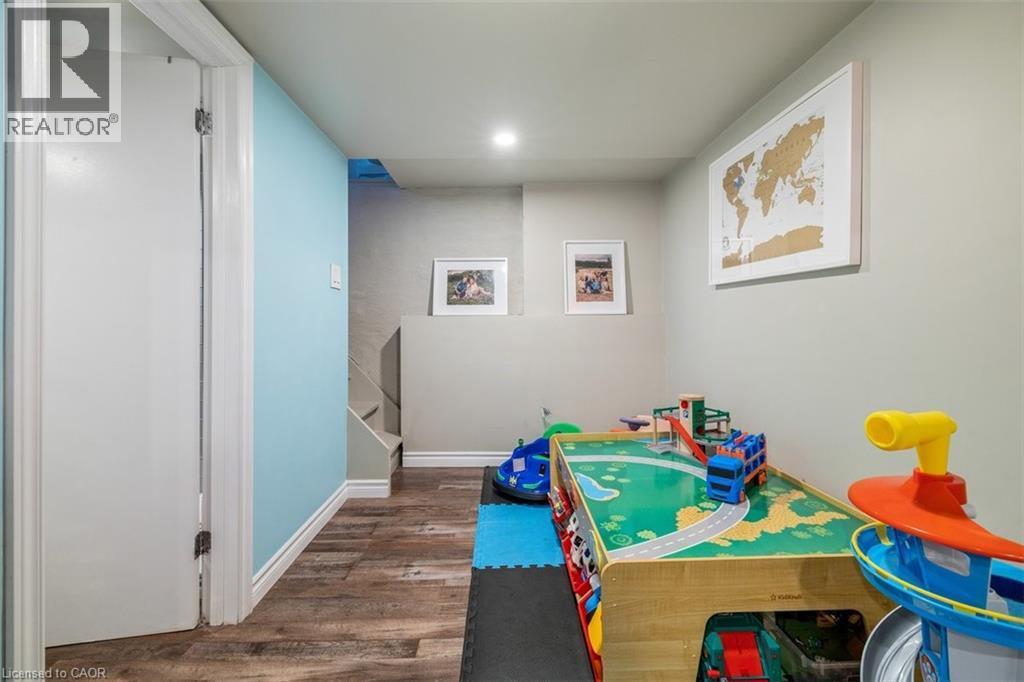 












41 BALDWIN Street

,
Dundas,




Ontario
L9H1A7

