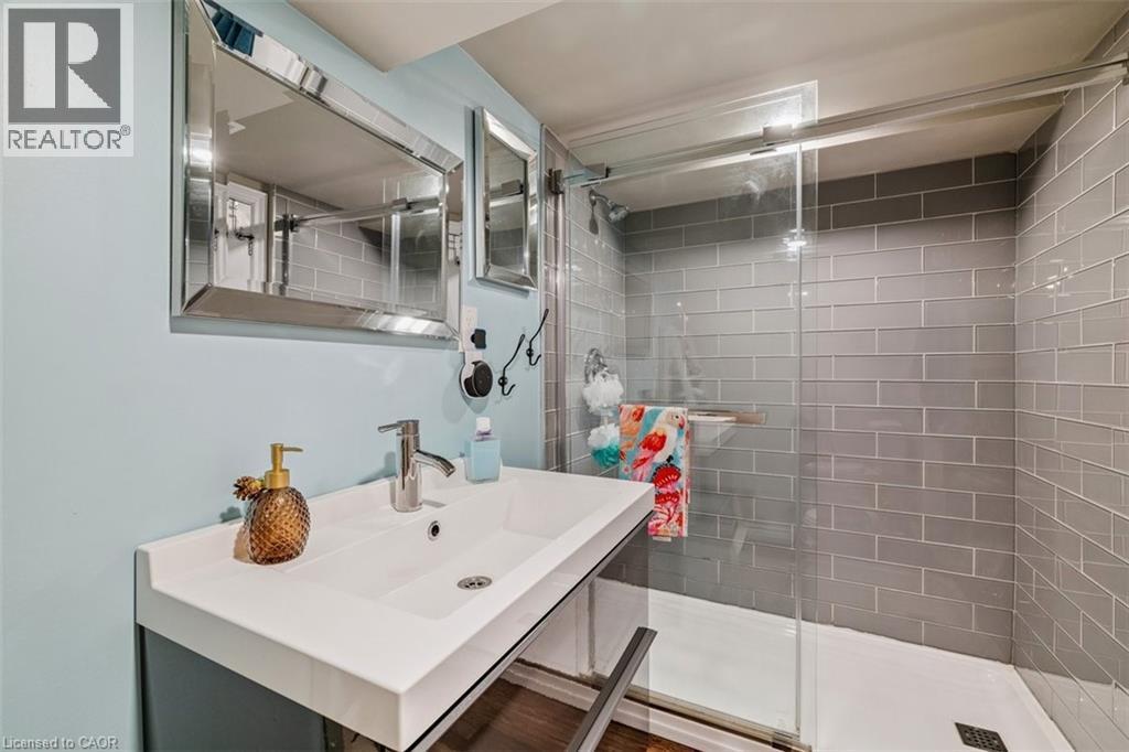 












41 BALDWIN Street

,
Dundas,




Ontario
L9H1A7

