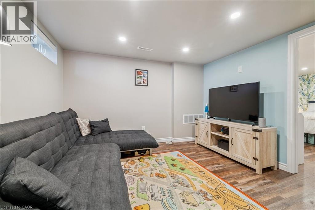 












41 BALDWIN Street

,
Dundas,




Ontario
L9H1A7

