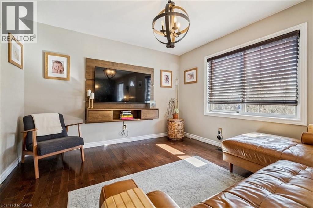 












41 BALDWIN Street

,
Dundas,




Ontario
L9H1A7

