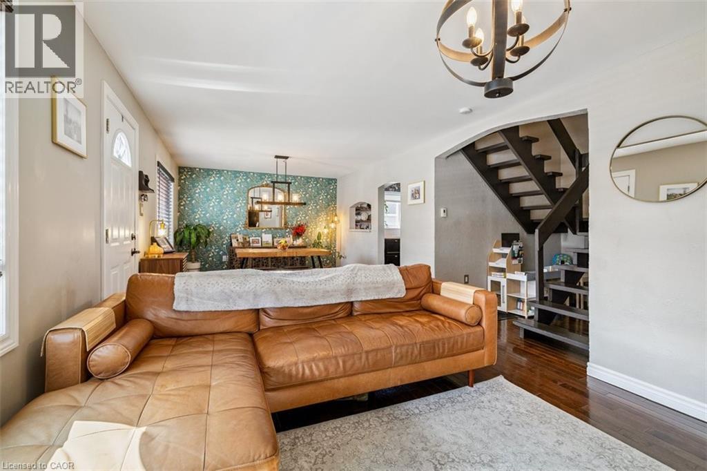 












41 BALDWIN Street

,
Dundas,




Ontario
L9H1A7

