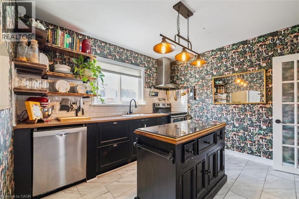 












41 BALDWIN Street

,
Dundas,




Ontario
L9H1A7

